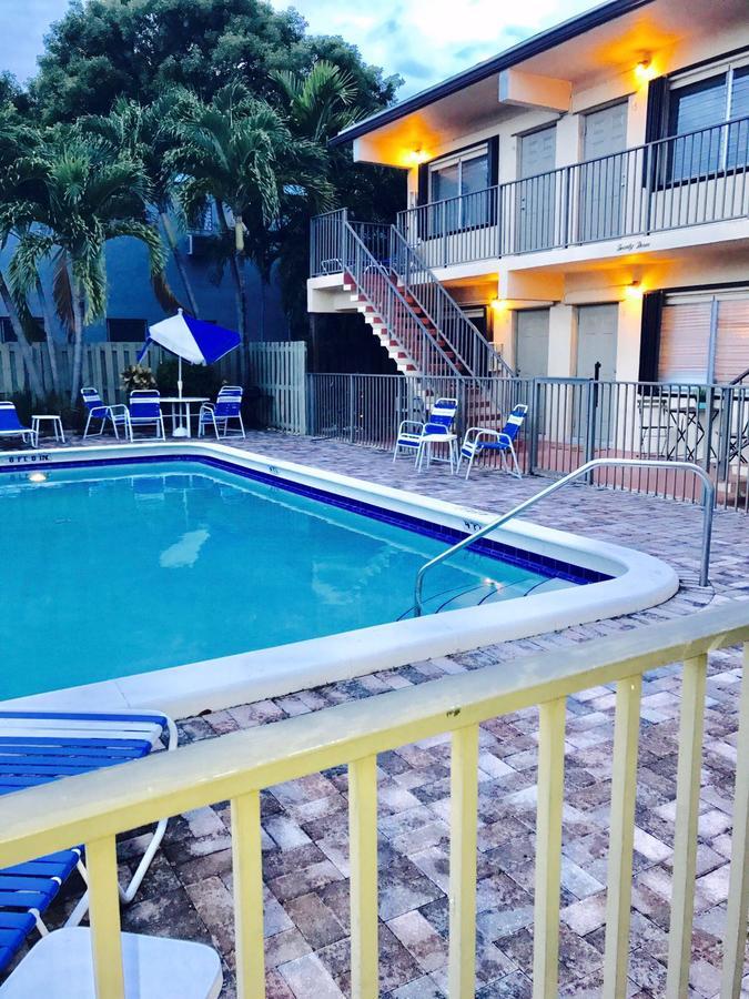 Petrina Studios Apartments By Sb Rental Properties ポンパノビーチ エクステリア 写真