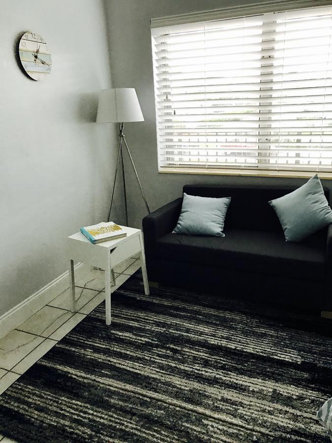 Petrina Studios Apartments By Sb Rental Properties ポンパノビーチ エクステリア 写真