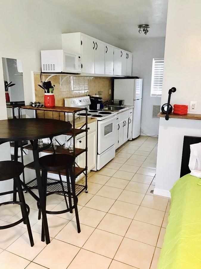 Petrina Studios Apartments By Sb Rental Properties ポンパノビーチ エクステリア 写真