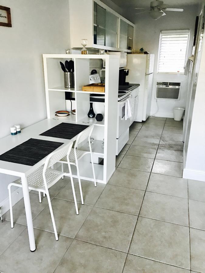 Petrina Studios Apartments By Sb Rental Properties ポンパノビーチ エクステリア 写真