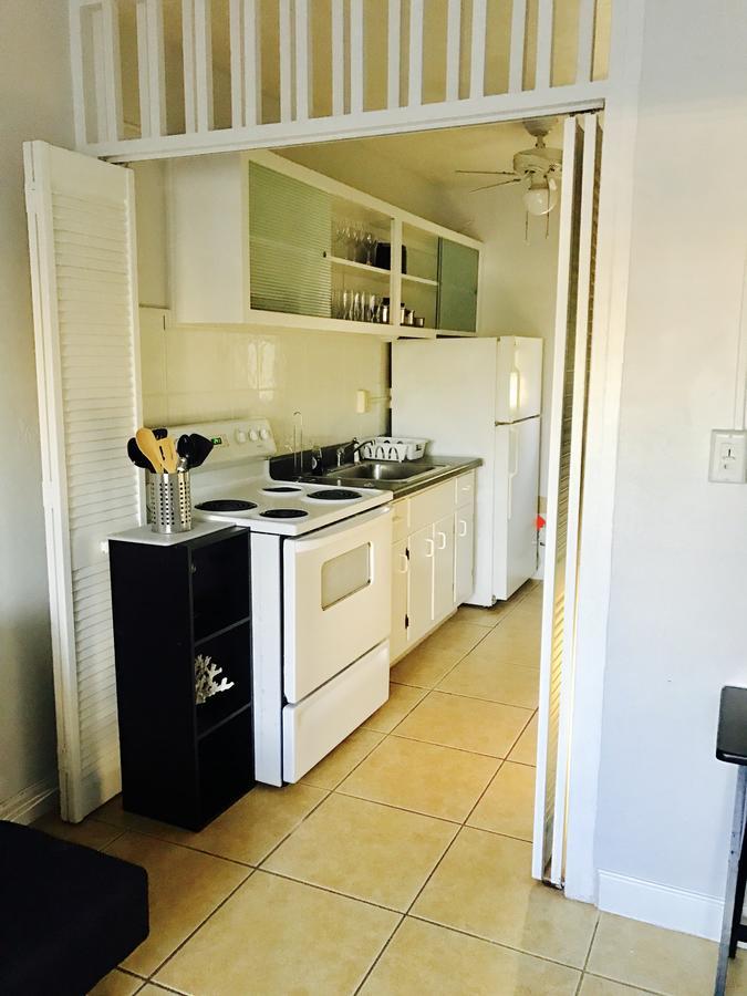 Petrina Studios Apartments By Sb Rental Properties ポンパノビーチ エクステリア 写真