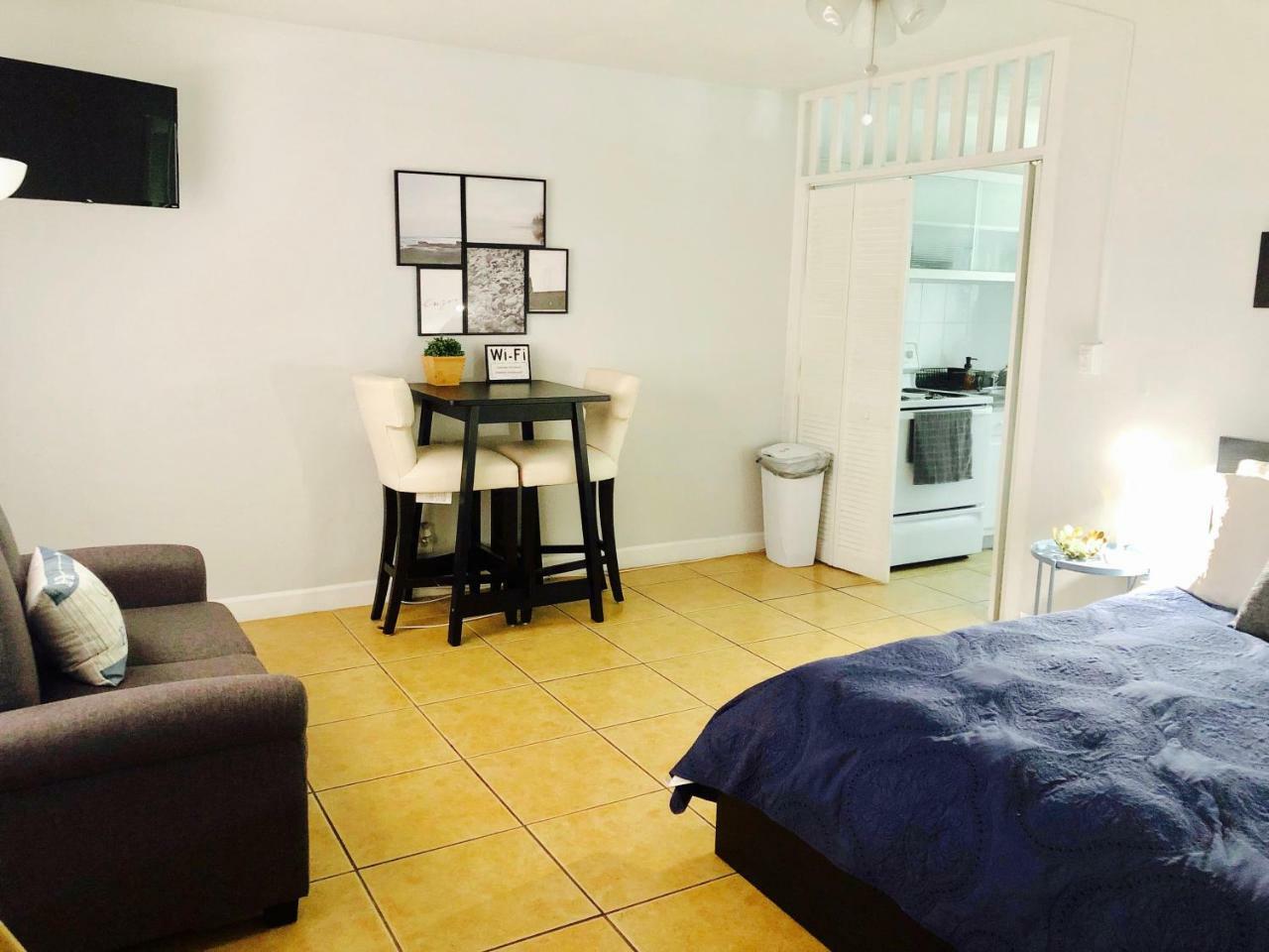 Petrina Studios Apartments By Sb Rental Properties ポンパノビーチ エクステリア 写真